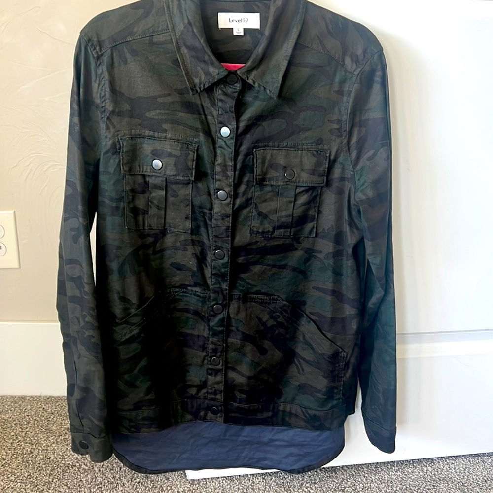 Level 99 Camo shirt jacket/shacket from Evereve! Size Large.